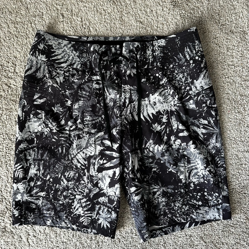 Lululemon swim trunks M
